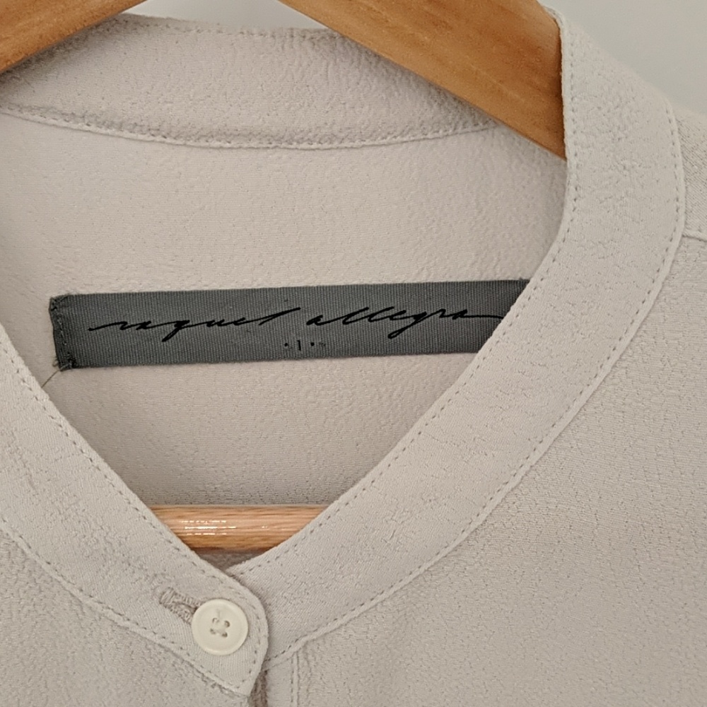 Raquel Allegra light gray blouse - Picture 2 of 4